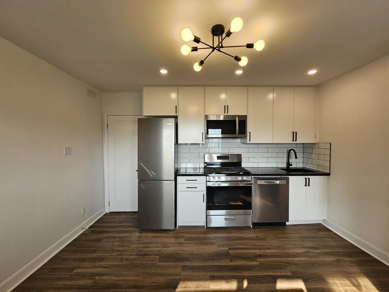 2170 Dufferin Street - Photo 7 of 17