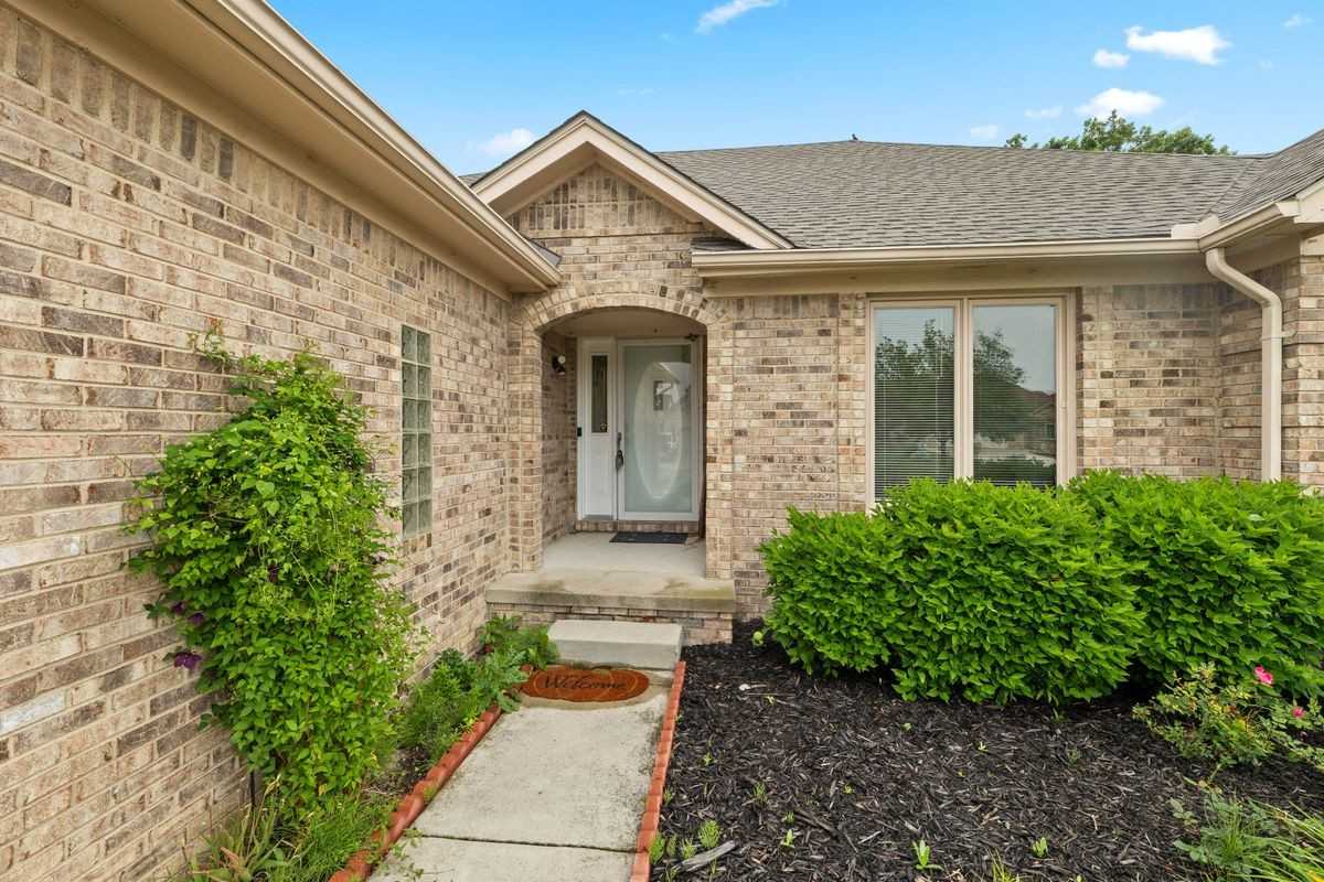 53638 Springhill Meadows Dr - Photo 3 of 24