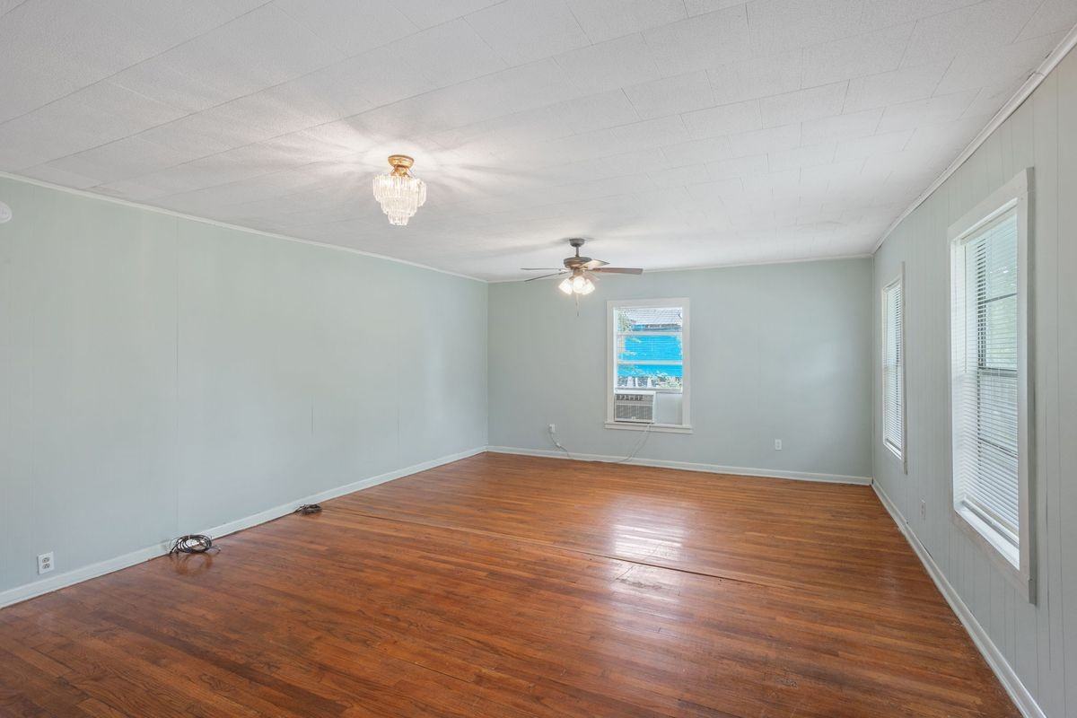 607 New Orleans Ave - Photo 3 of 11