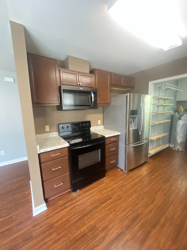 725 Dover St - Photo 3 of 28