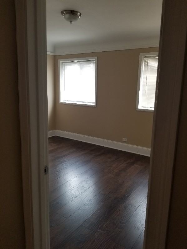 2331 S Lombard Ave #2 - Photo 3 of 4