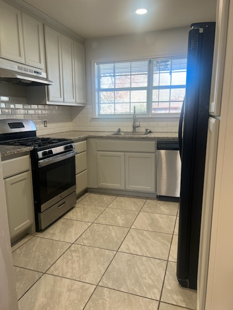 233 S 102nd East Ave - Photo 3 of 12