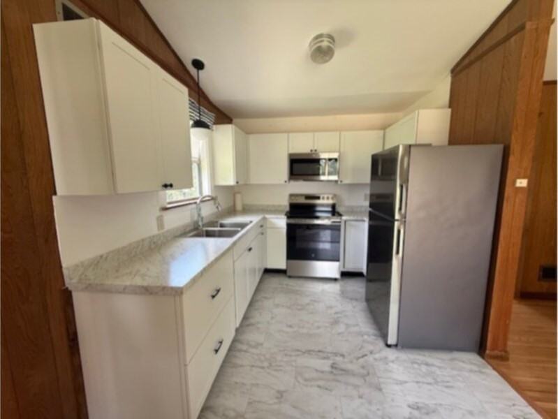 1441 Balmy Beach Dr - Photo 3 of 10
