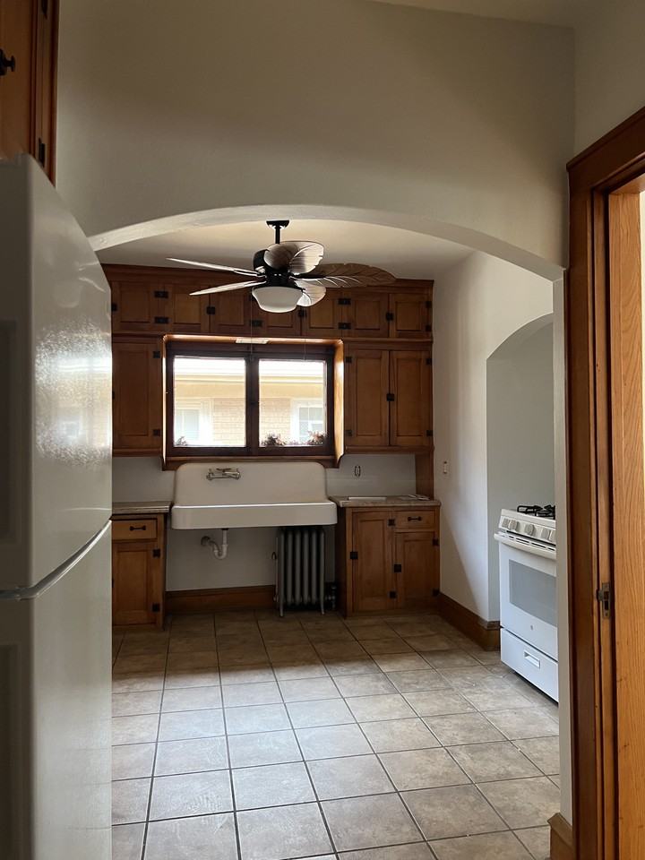 726 N 49th St #3 - Photo 3 of 8