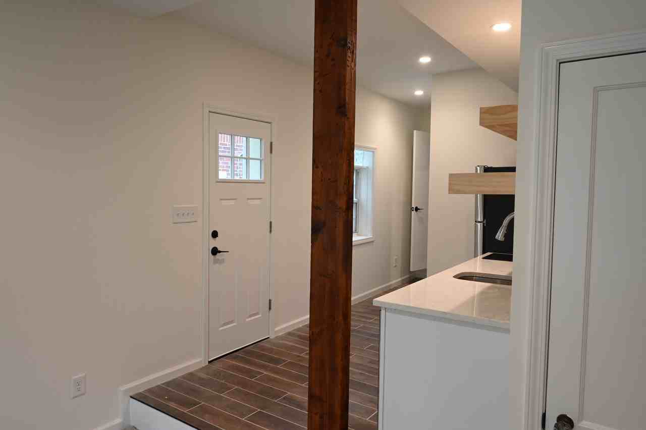 2414 Glenwood Dr Ne #B - Photo 2 of 12