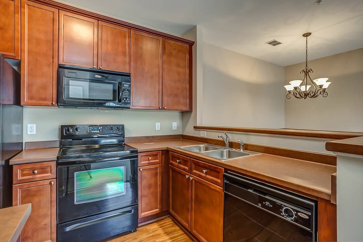 8401 Callabee Way #D10 - Photo 4 of 18