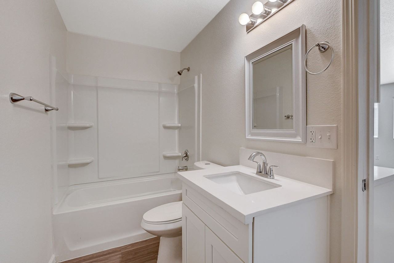 405 S 10th St #9 - Photo 4 of 11