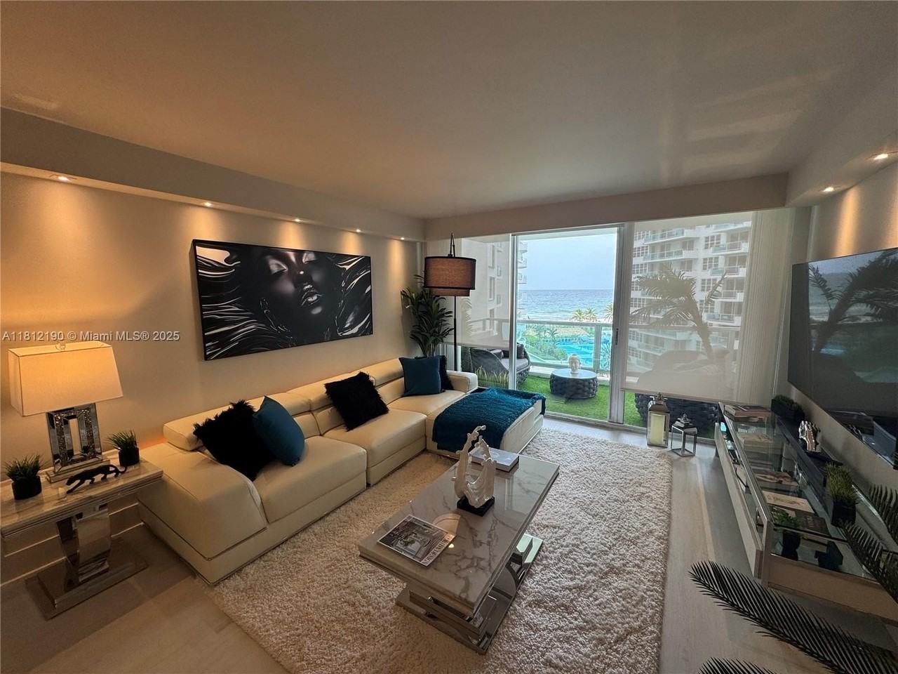 5151 Collins Ave #726 - Photo 7 of 32