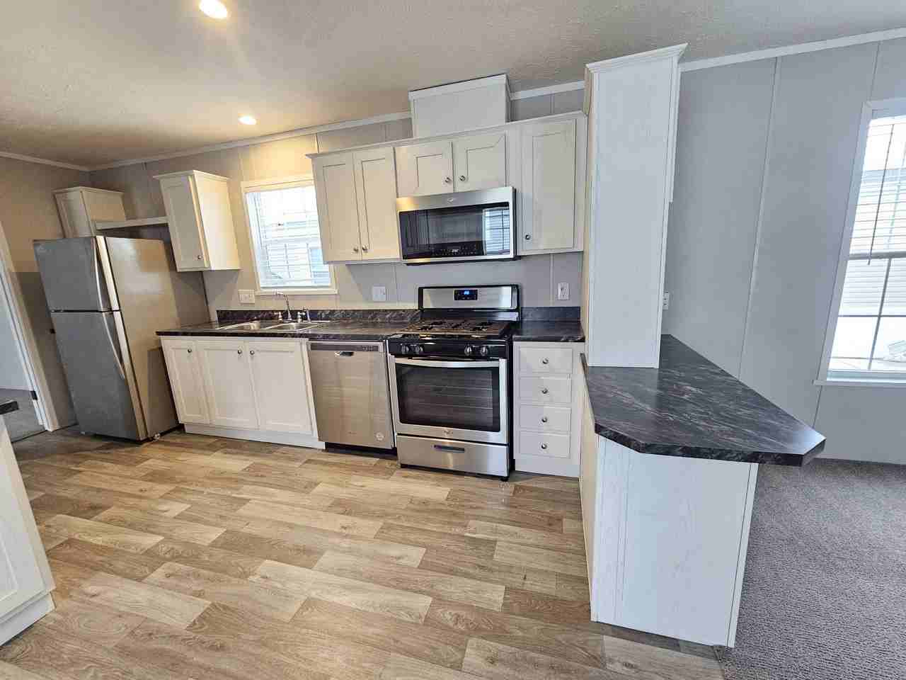 46000 Geddes Rd #186 - Photo 3 of 19