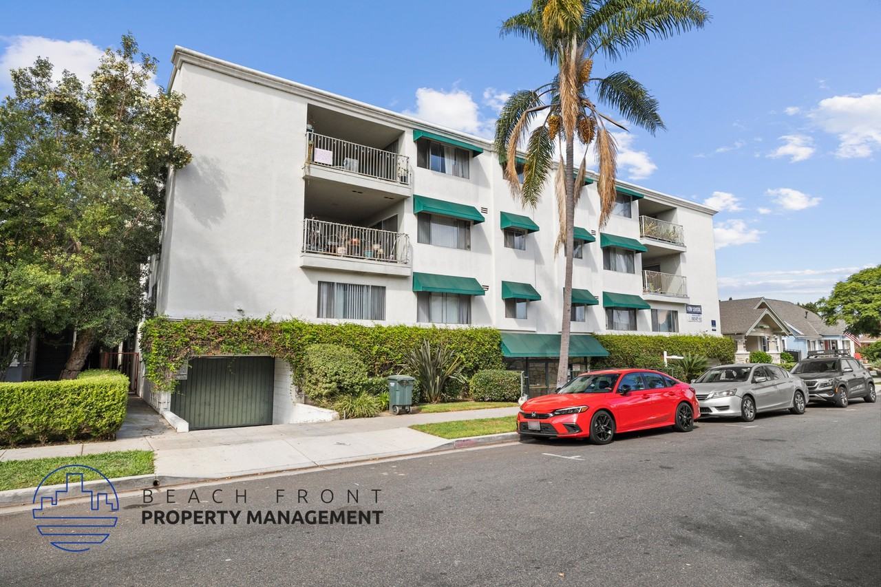 355 Coronado Ave. - Photo 3 of 16