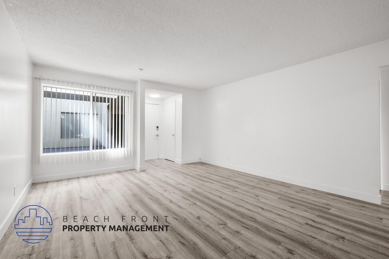 355 Coronado Ave. - Photo 5 of 16