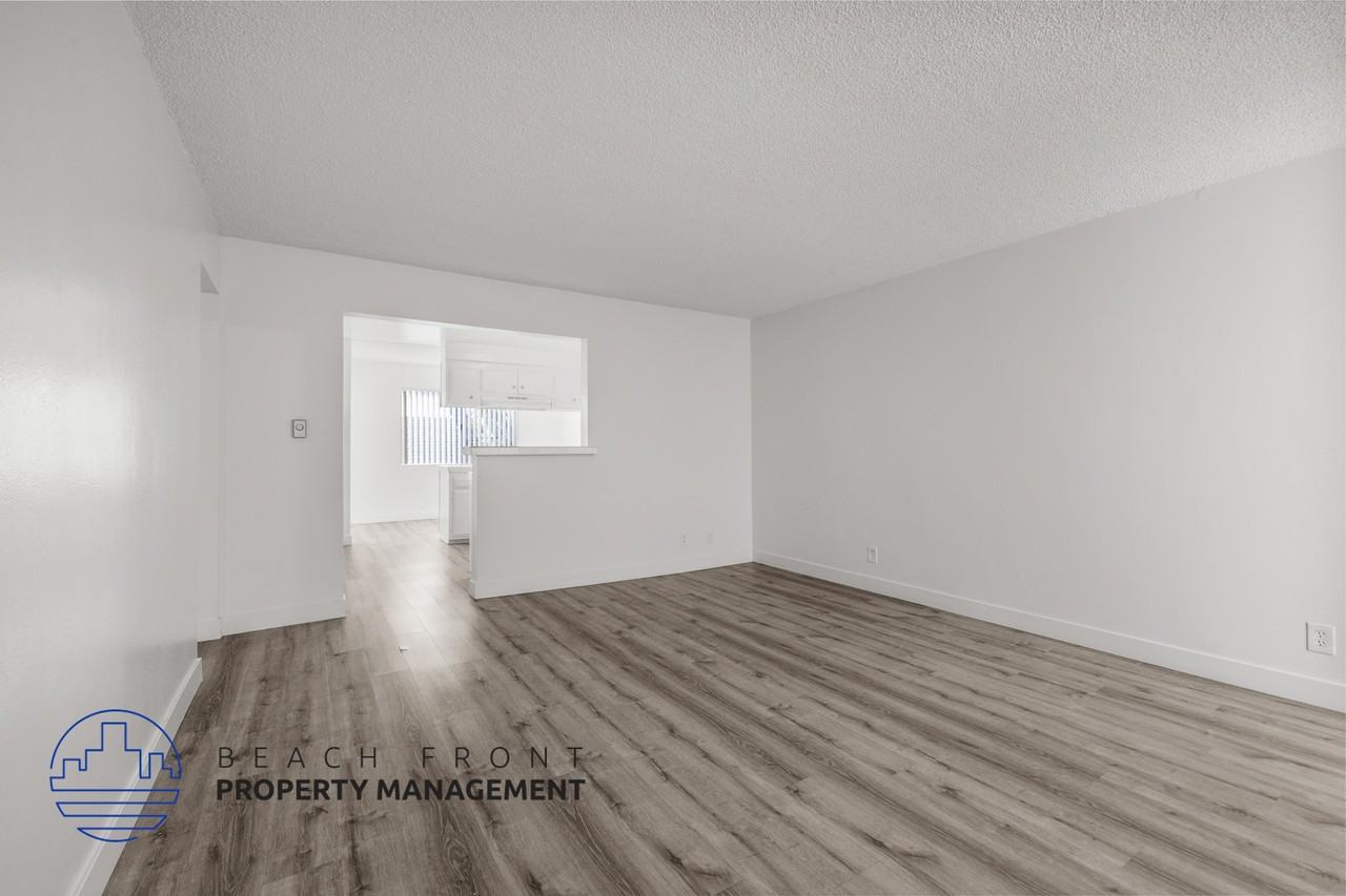 355 Coronado Ave. - Photo 7 of 16