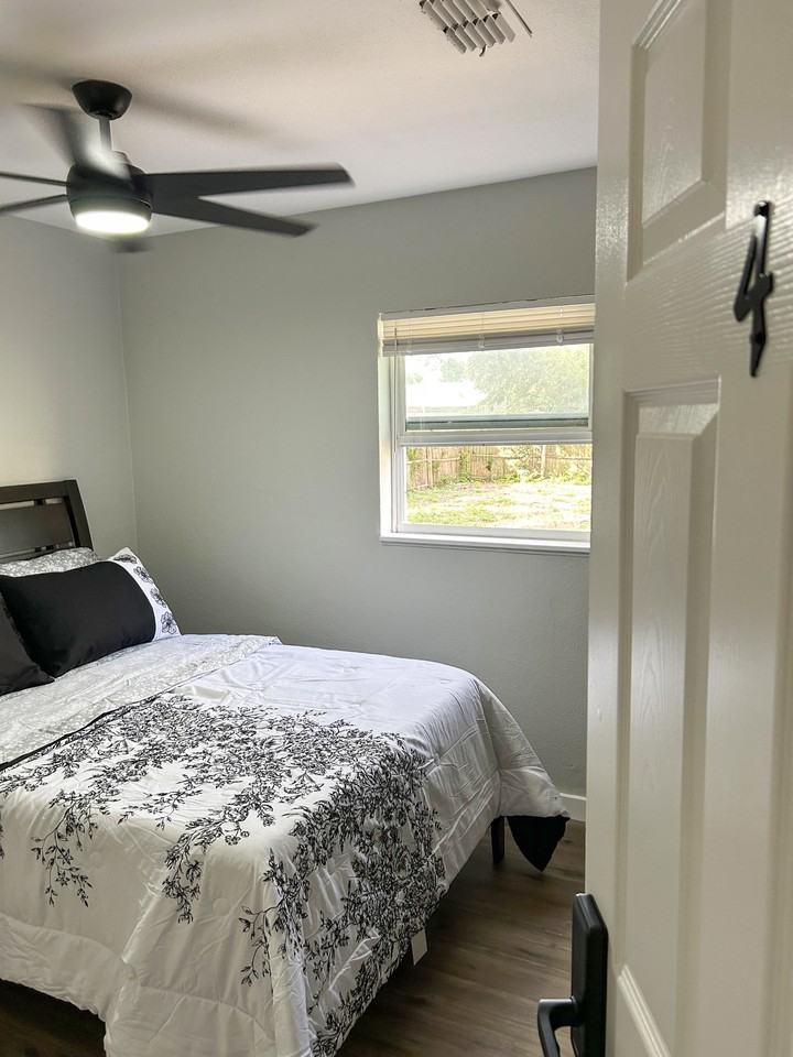 Crestwood Dr - Photo 7 of 11