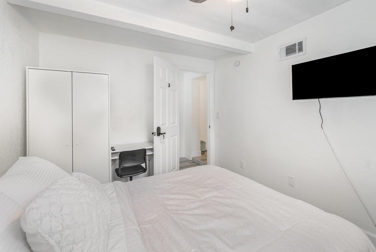 E Kaley St - Photo 7 of 8