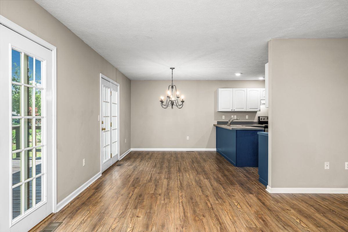 14 Rena Cir - Photo 2 of 32