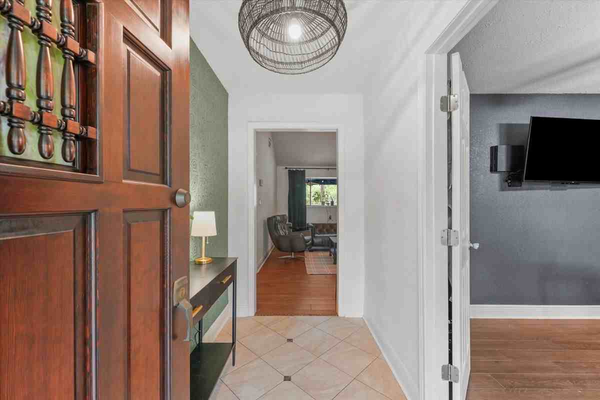 1108 Myrtlewood Dr - Photo 2 of 13