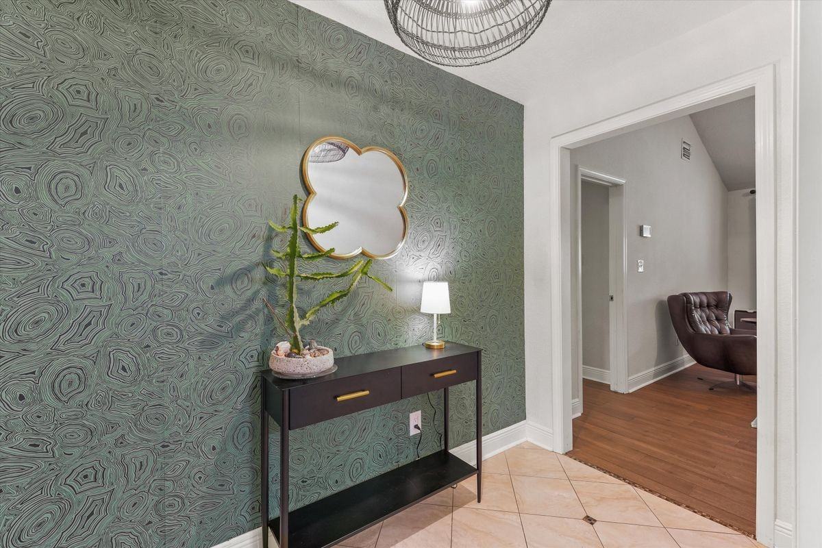 1108 Myrtlewood Dr - Photo 3 of 13