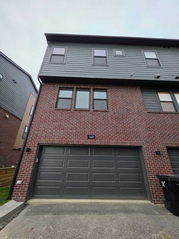 3610 Trumbull St - Photo 3 of 31