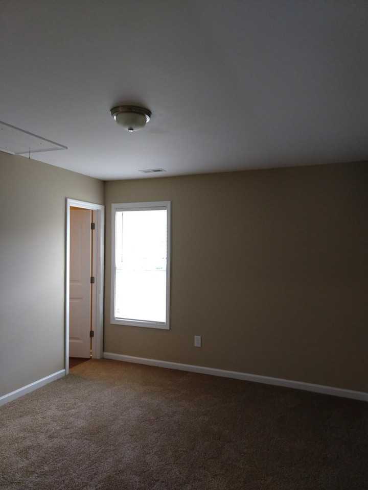 103 Winston Way - Photo 3 of 13