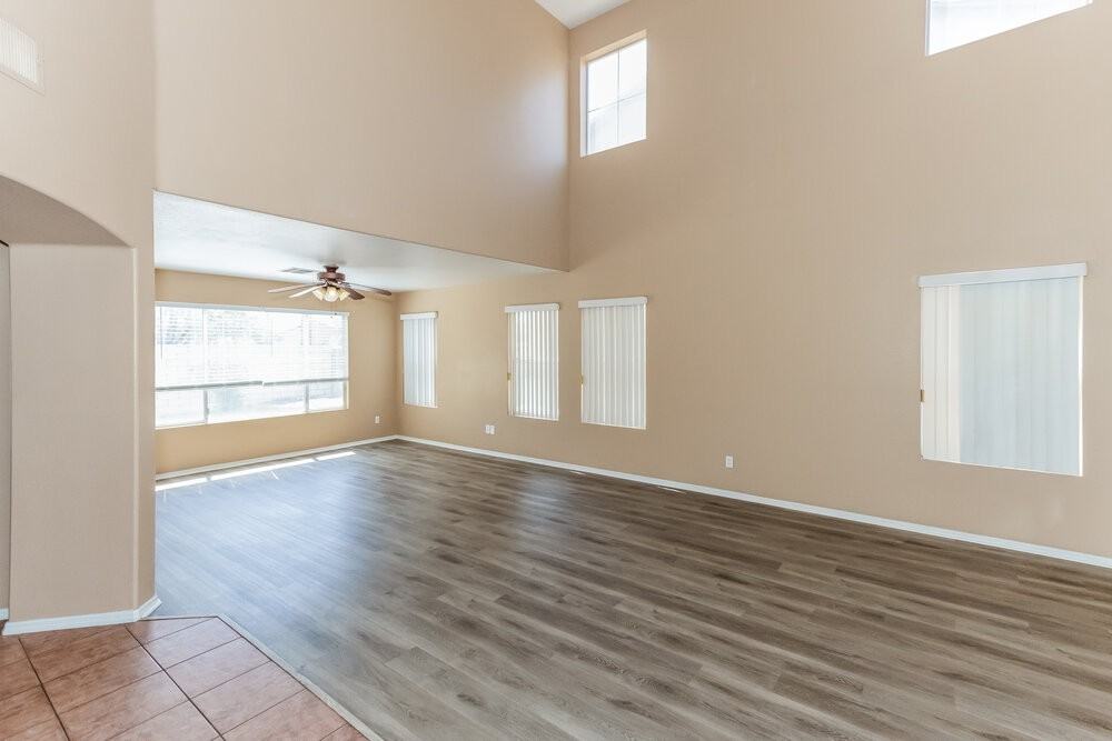 9060 Malarga St - Photo 6 of 17