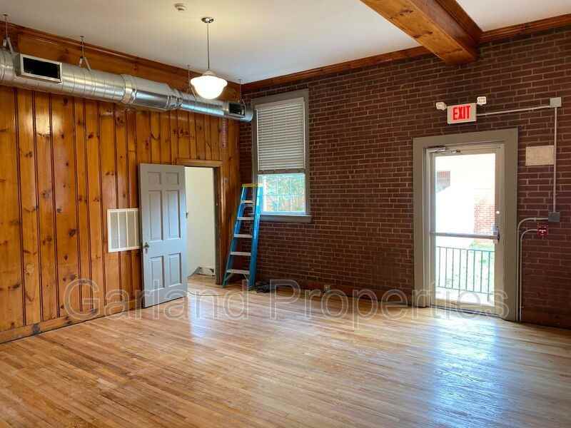 821 Salem Ave Sw #102 - Photo 3 of 10