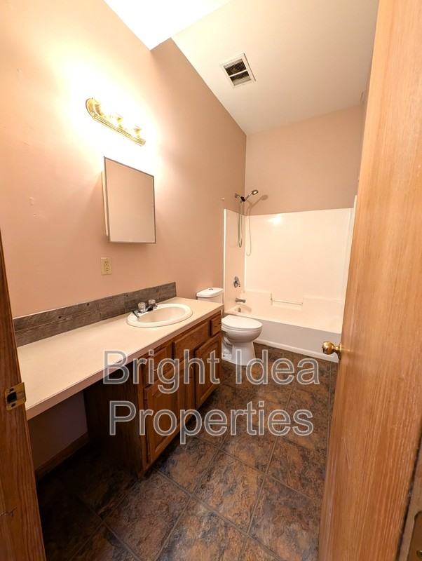 863 Clark St - Photo 5 of 7