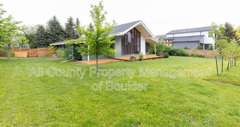 2220 Norwood Ave - Photo 2 of 35