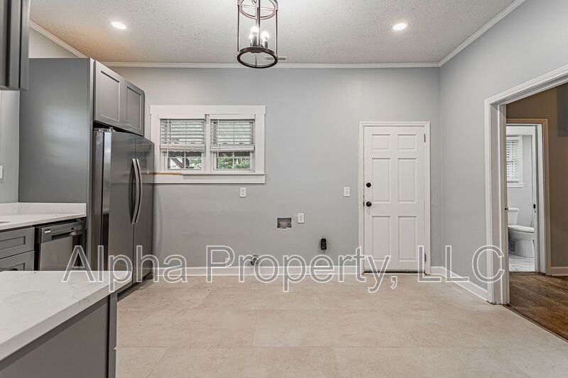 56 Hutchins St - Photo 4 of 14