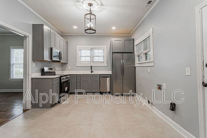 56 Hutchins St - Photo 5 of 14