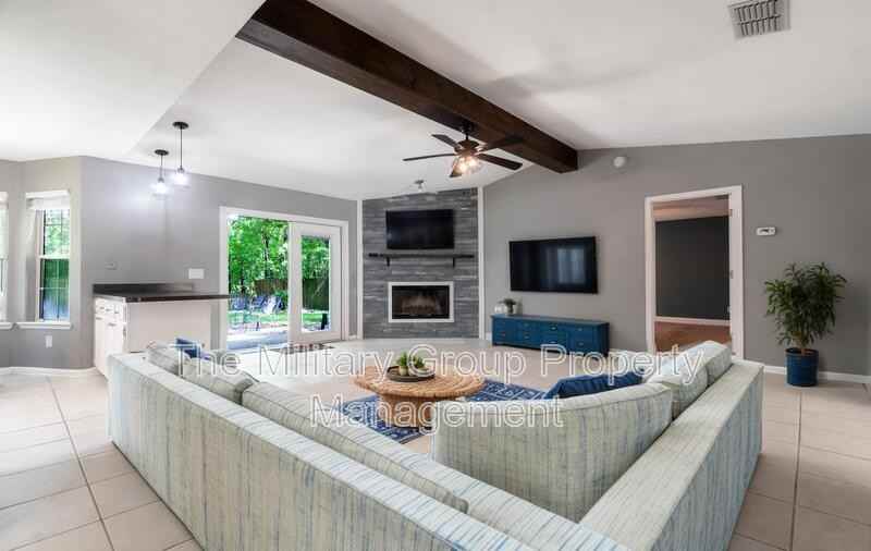 12565 Long Lake Ct - Photo 3 of 31