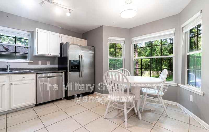 12565 Long Lake Ct - Photo 7 of 31
