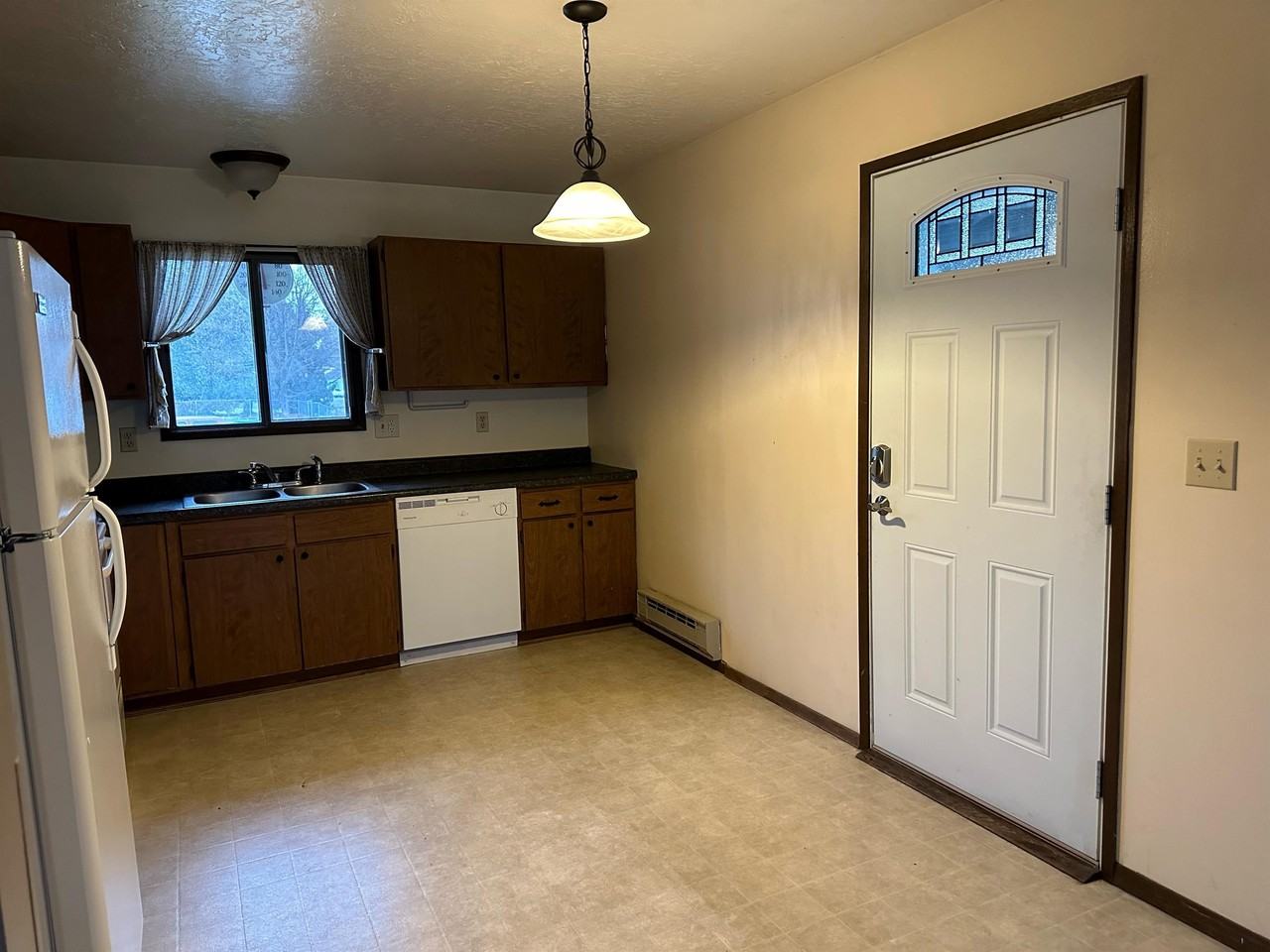 360 College Avenue - Photo 2 of 9