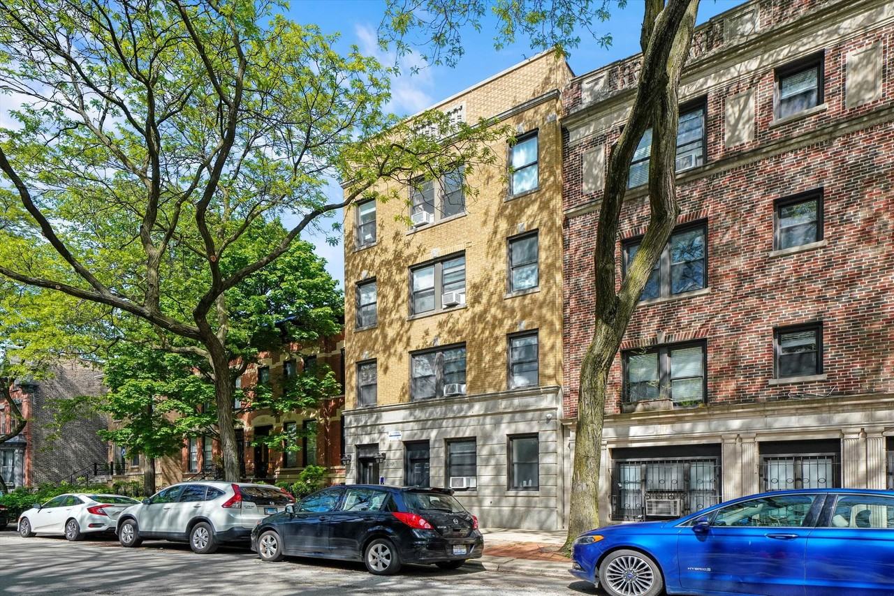 N Sedgwick St #A3 - Photo 3 of 6