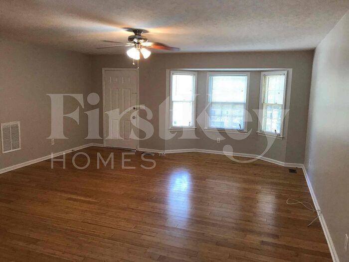 140 Beverly Park Ct - Photo 3 of 18