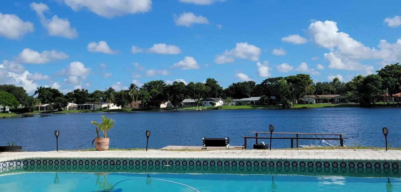 7130 Sw 9th St - Photo 2 of 19