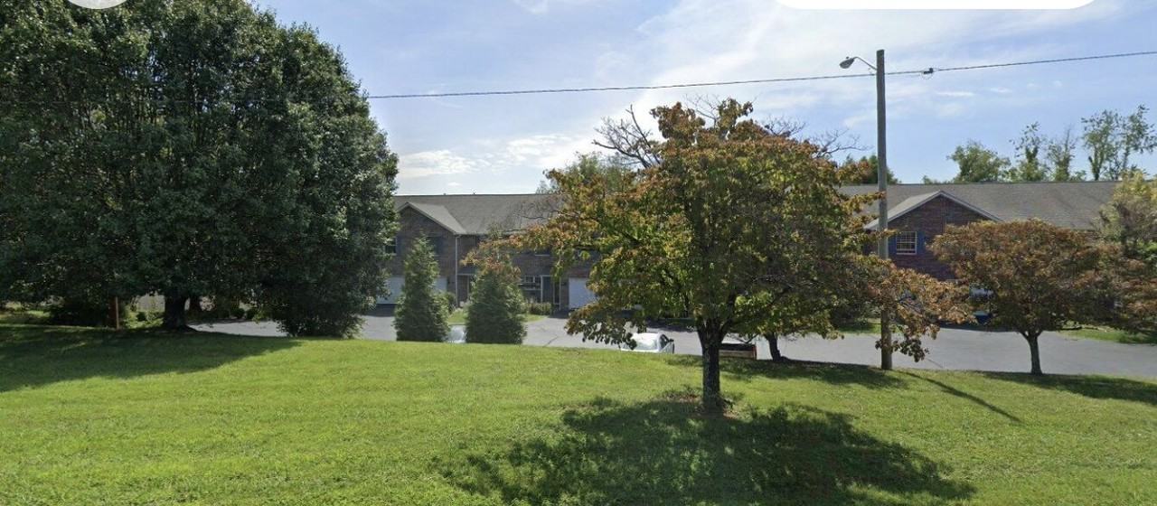 690 Thompson Dr #10 - Photo 2 of 13