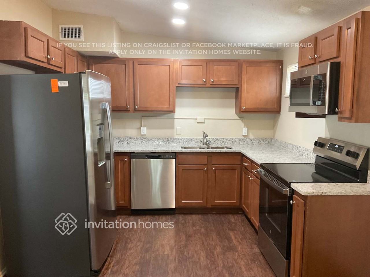 9248 83rd St - Photo 4 of 10