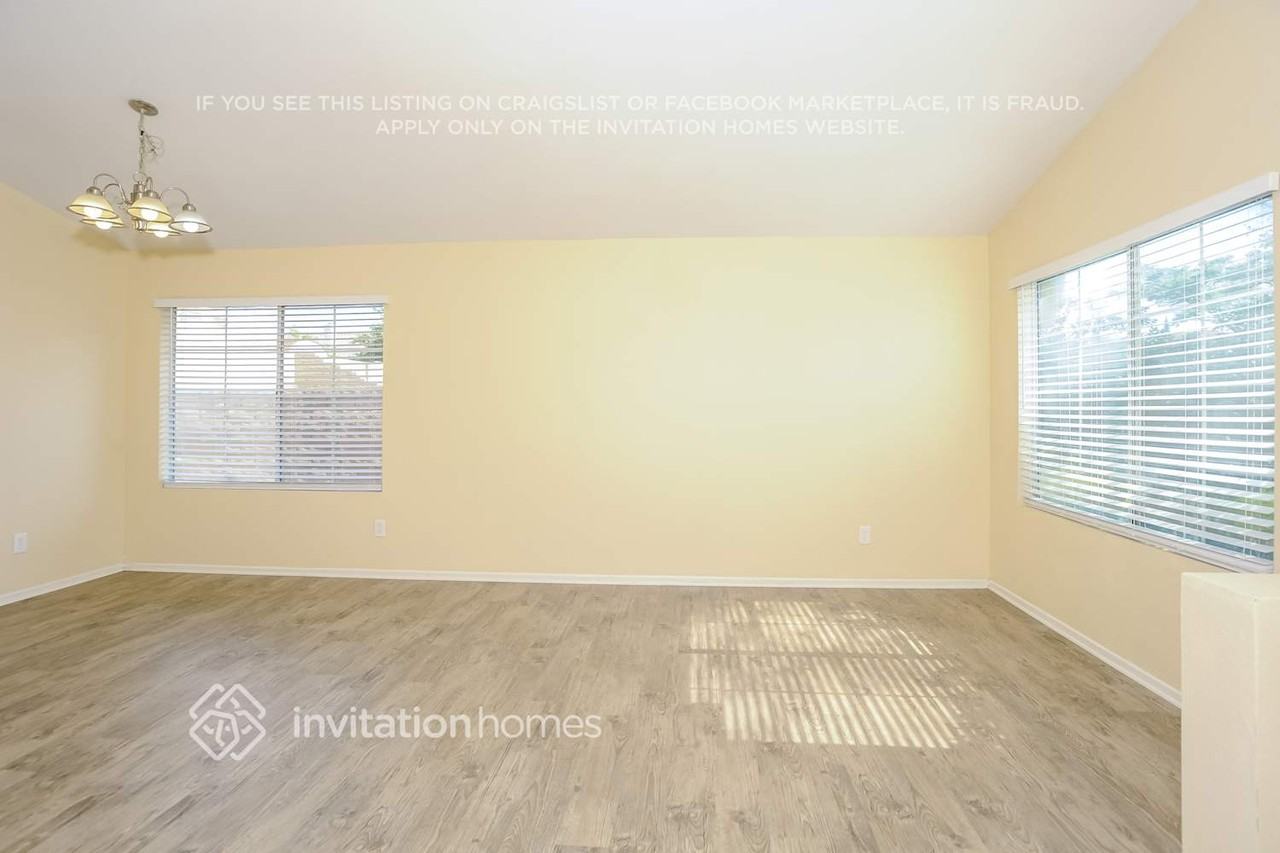 39826 Milan Dr - Photo 3 of 17