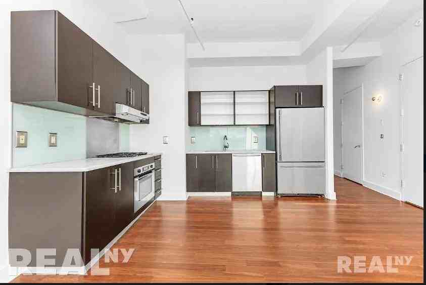 Gold Street #3D - Photo 4 of 12