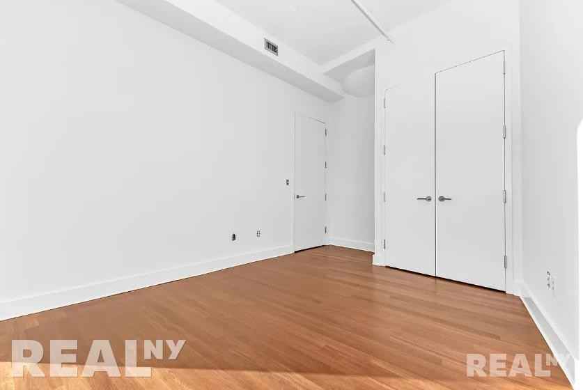 Gold Street #3D - Photo 6 of 12