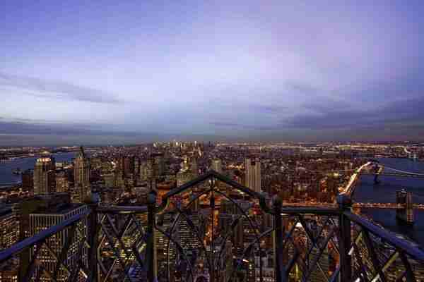 Pine St #1907 - Photo 2 of 4