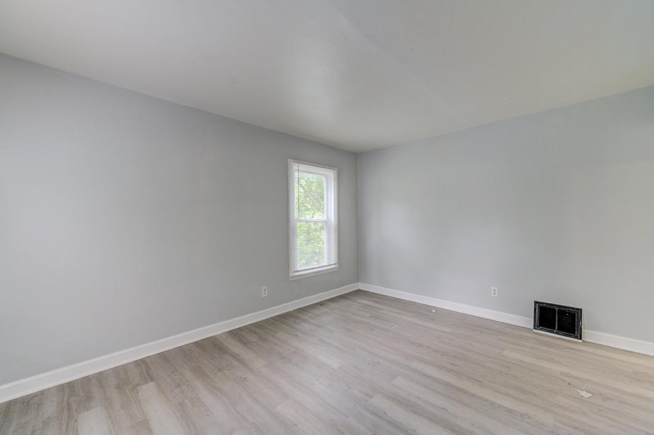 8067 Aline Ave - Photo 6 of 20