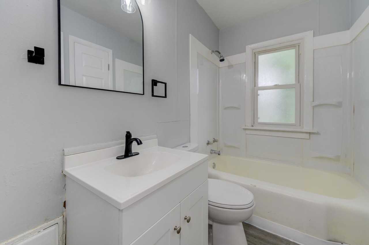 8067 Aline Ave - Photo 3 of 20