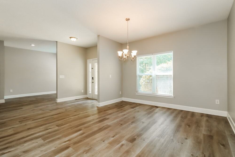 4048 Golfview Ct - Photo 3 of 15