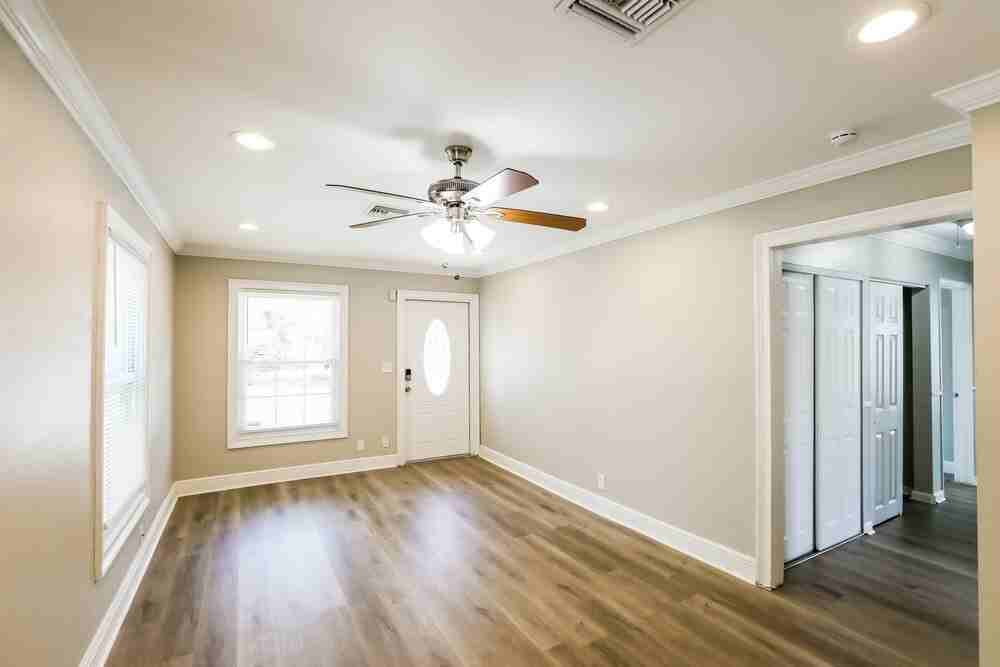 1249 16th Ave N - Photo 5 of 16
