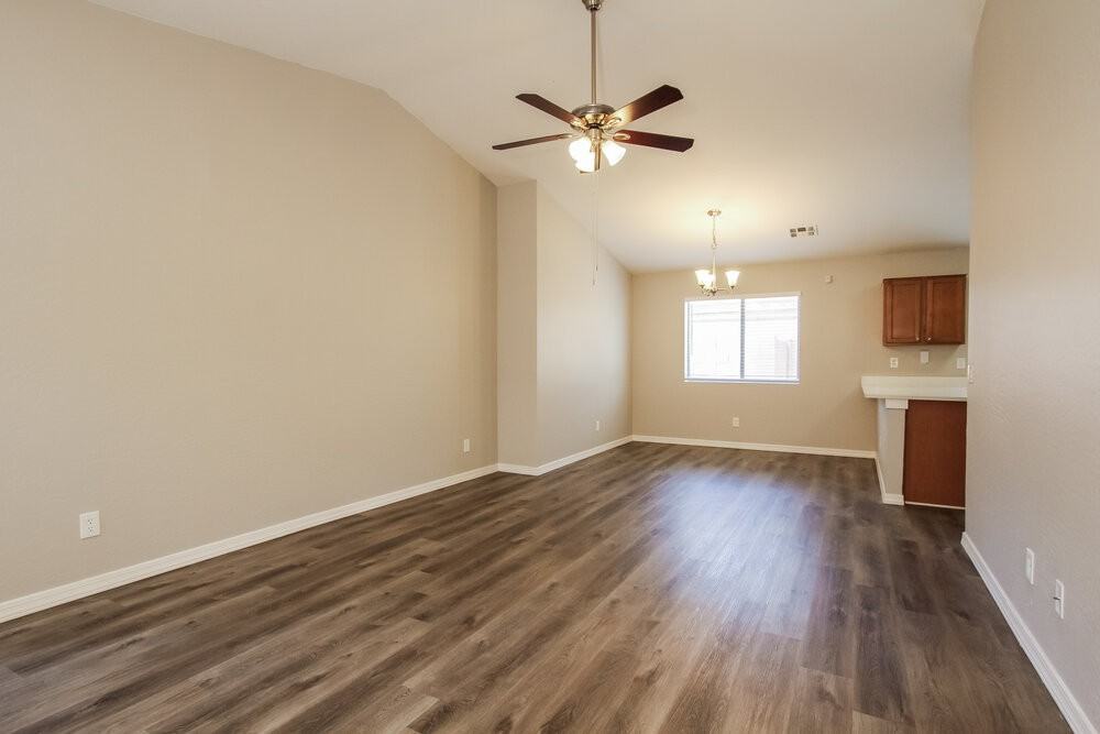23257 W Cocopah St - Photo 5 of 16