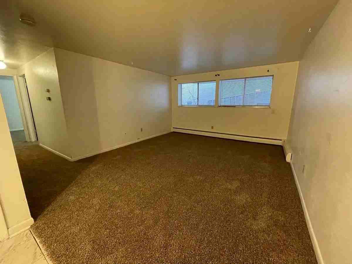 1628 9th Ave - Photo 4 of 29