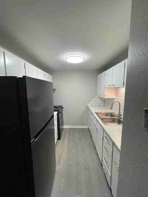 1628 9th Ave - Photo 3 of 29