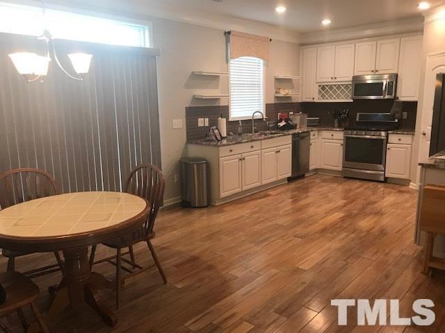 1450 Glenwater Dr - Photo 4 of 11