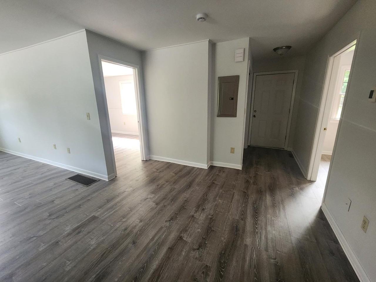 2 Courtney Ln - Photo 3 of 12